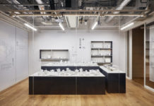 「白 の中の白展―白磁と詞(ことば) という実験。」 ATELIER MUJI GINZA