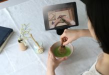 スマホで茶道稽古 中川政七商店グループの茶論