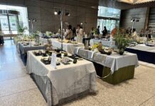 多彩なコーディネートを展示 TALKテーブル作品展2024